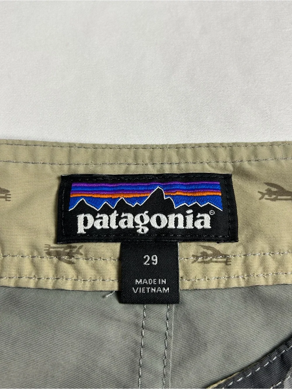 Patagonia Men's Wavefarer Board Shorts Size 29 - Gray / Teal Colorblock